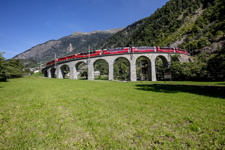 Hotel Bernina Express  Švýcarsko vlakem